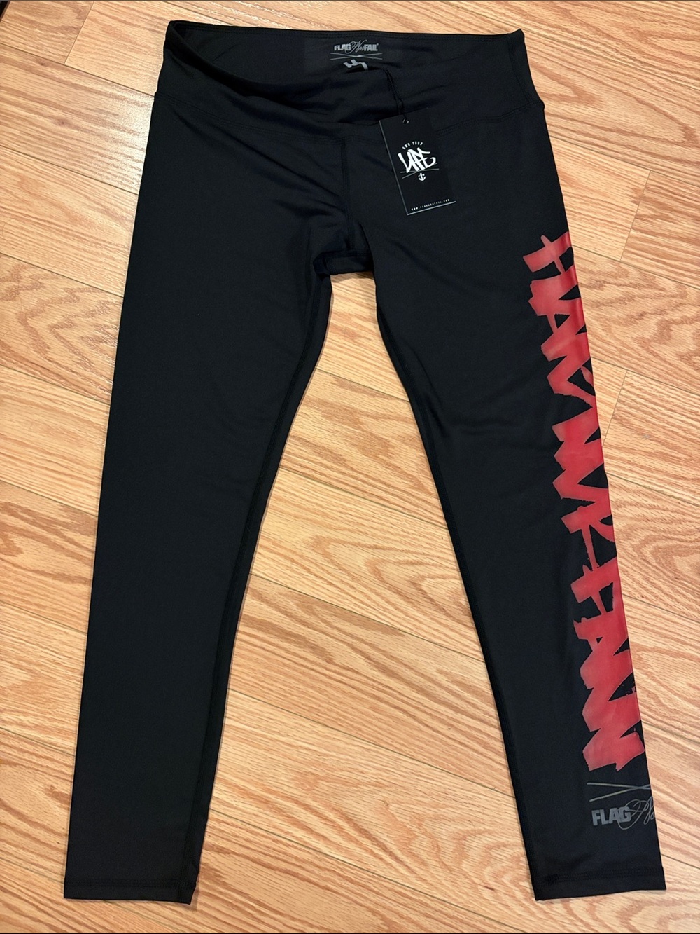 flag nor fail Black Leggings with Red Side Graphic